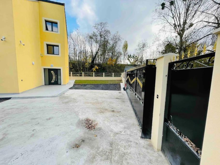 Apartmán Masion Belle Vue Sarcelles Exteriér fotografie